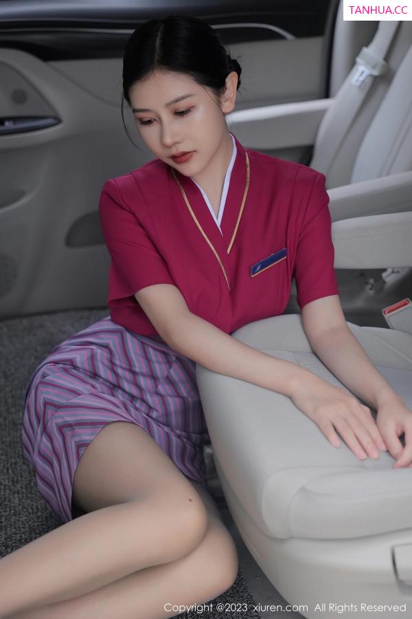 尹甜甜  [XiuRen]高清写真图 2023.04.12 No.6561 尹甜甜 制服丝袜第21张图片